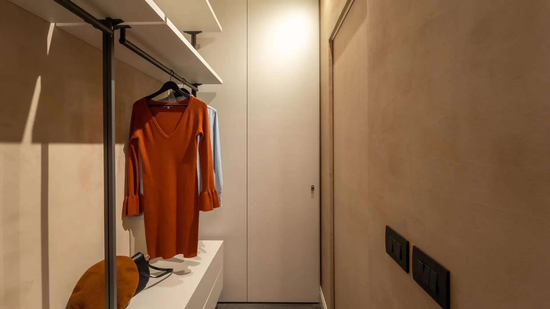 Aita Suite Katanya 0*,  İtalya